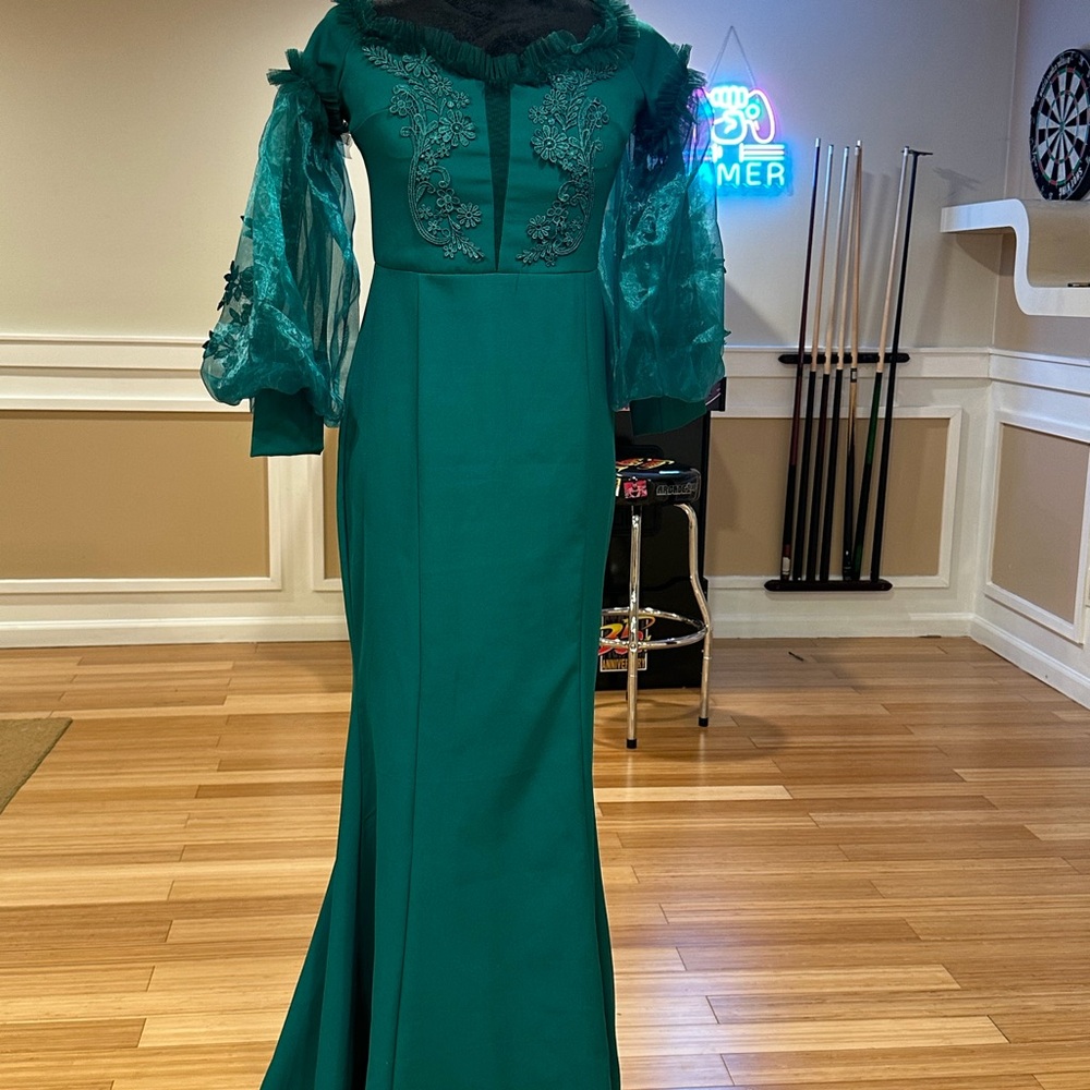 Elegant Green Evening Gown